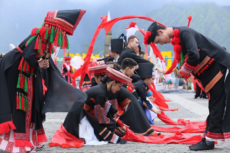 Chợ Tình Sapa, Lào Cai - Địa Điểm, Thời Gian & Nét Đặc Sắc